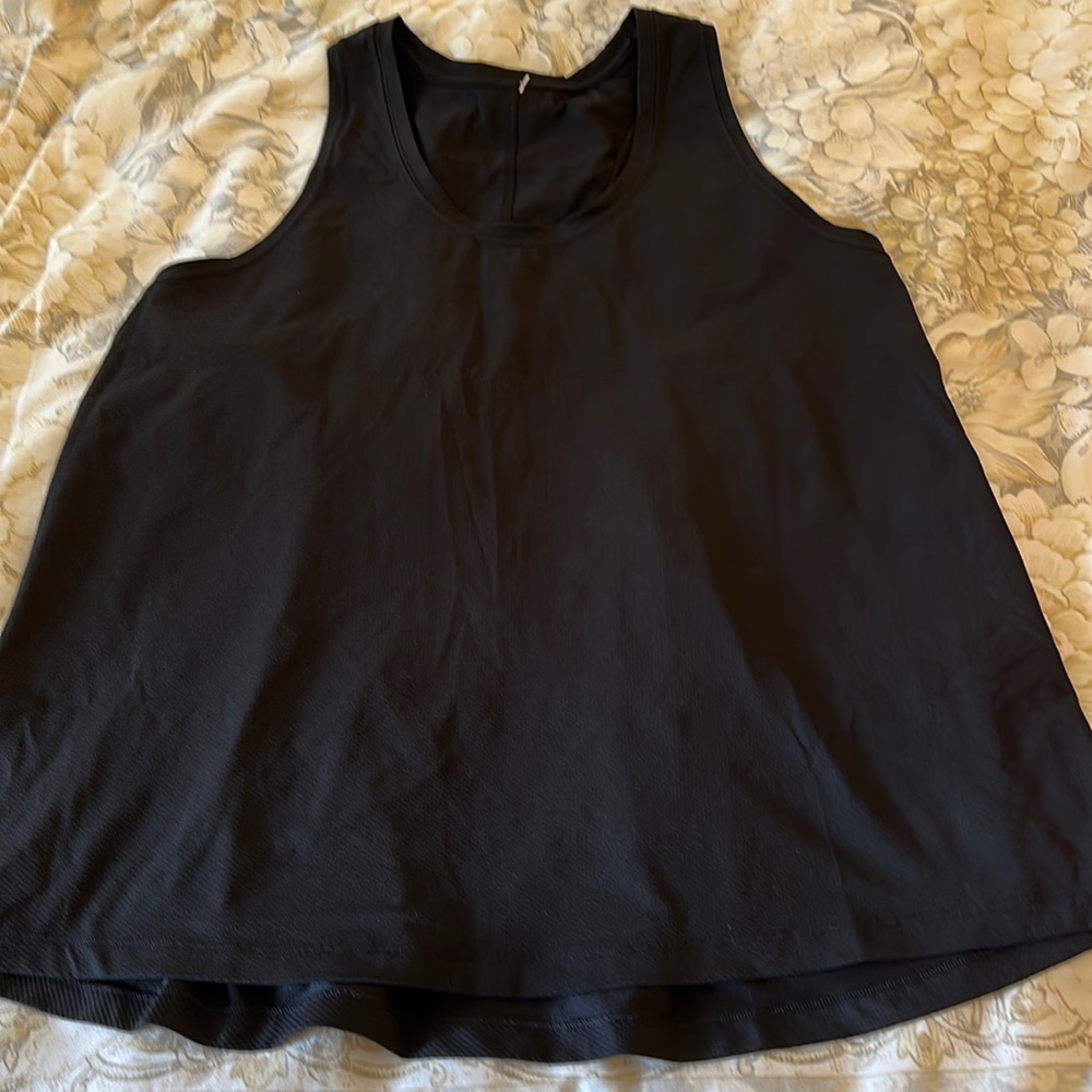 Lululemon Black tank- loose fitting